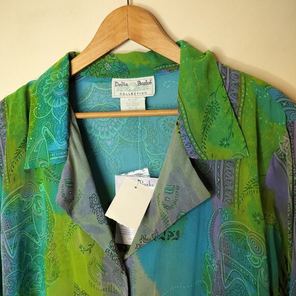 Delta Burke Floral Button Front Shirt - Picture 6 of 12